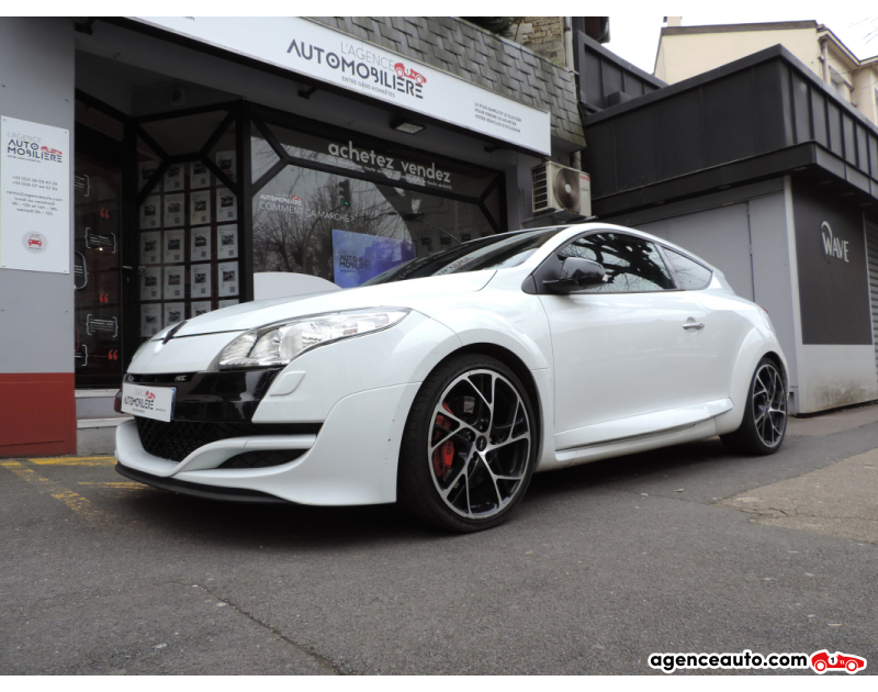 Aankoop Gebruikte Auto, Goedkope Gebruikte Auto | Agence Auto Renault Megane III Coupé RS 2.0 250 cv 16V TCe Blanc Jaar 2011 Manuelle Essence